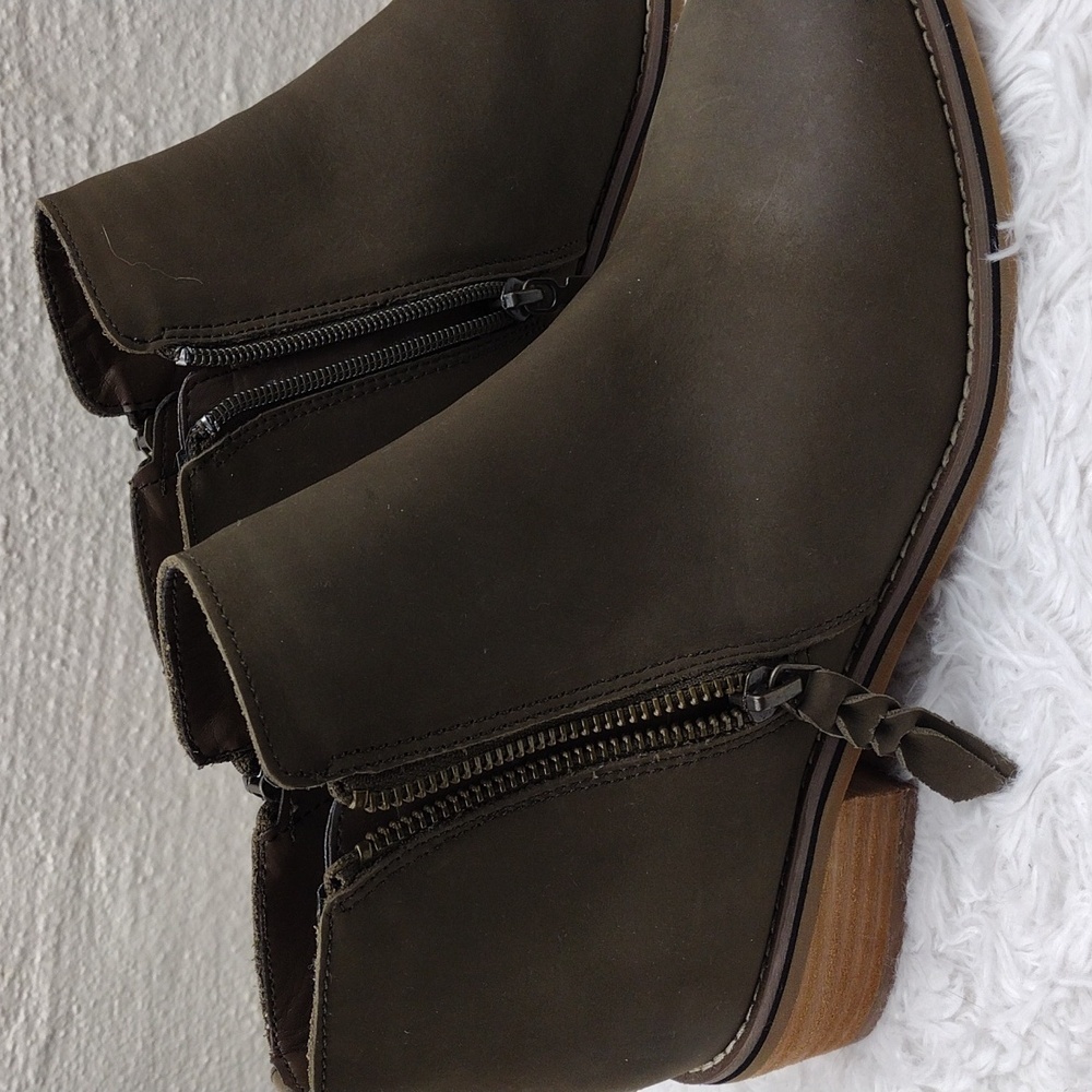 Blondo Empeigne Cuir Green Suede Leather Almond Toe Chunky Heel Ankle Boot NWT - Picture 5 of 16